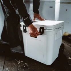 Yeti Coolers ROADIE 48 WHEELED - Kühlbox 18 Yeti Coolers ROADIE 48 WHEELED - Kühlbox -Primus Verkaufsgeschäft 5638039355 x roadie 48 wheeled yeti coolers 24